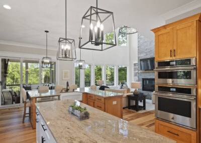 TAB Golfside Getaway Kitchen & Dining