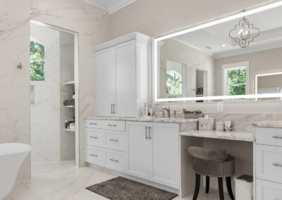 TAB Lakeside Retreat Bathroom